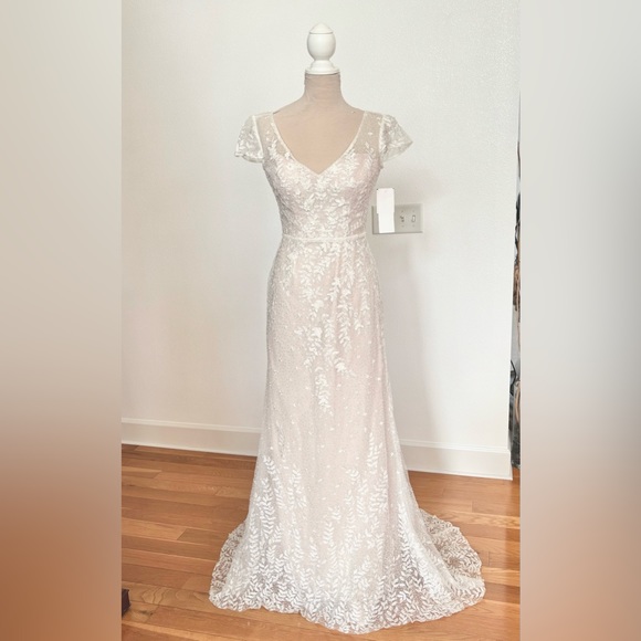 MELISSA SWEET cap sleeve v-neck beaded lace sheath wedding dress size 6 - Picture 1 of 7